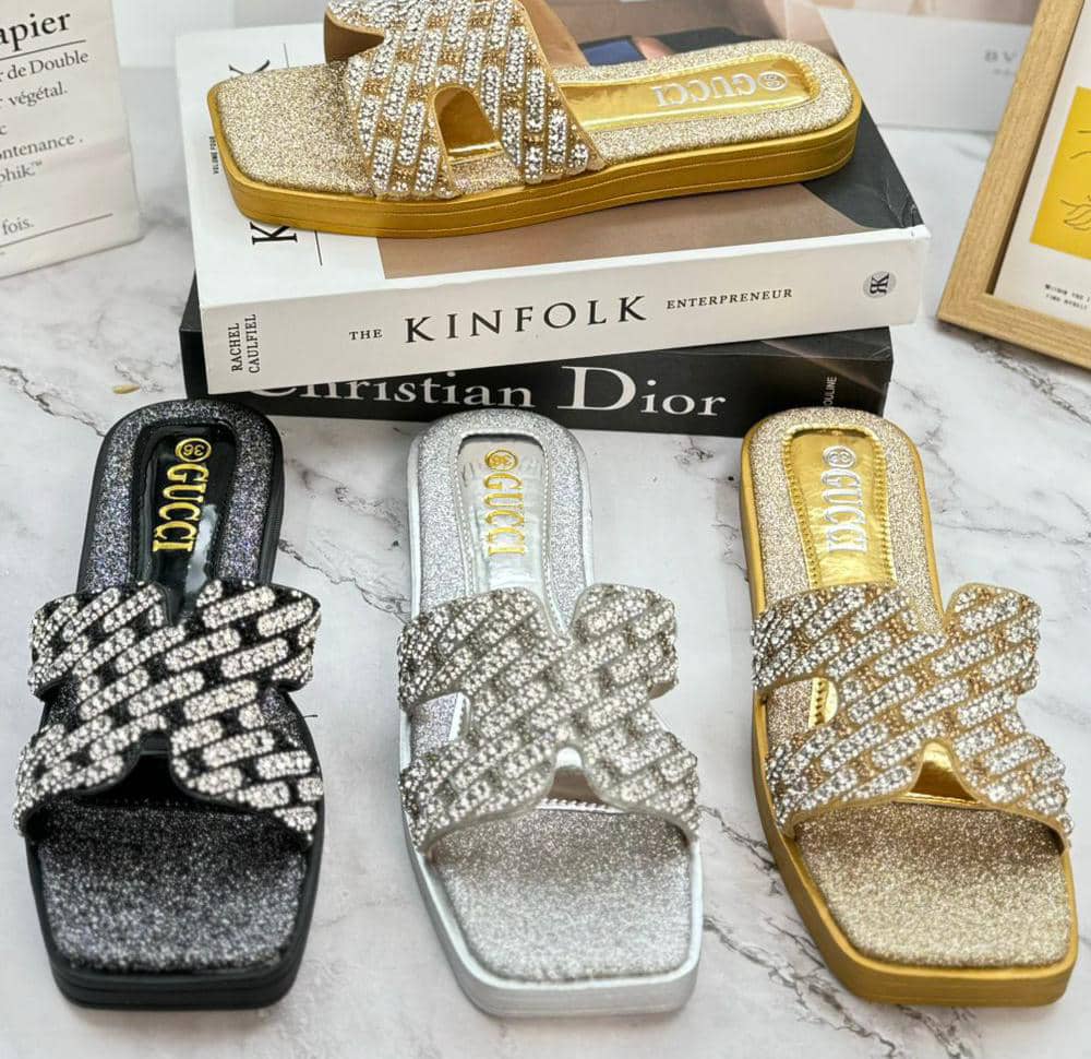 IMG-20251117-WA0702 OG- SLIPPERS NEW INN - Image 1