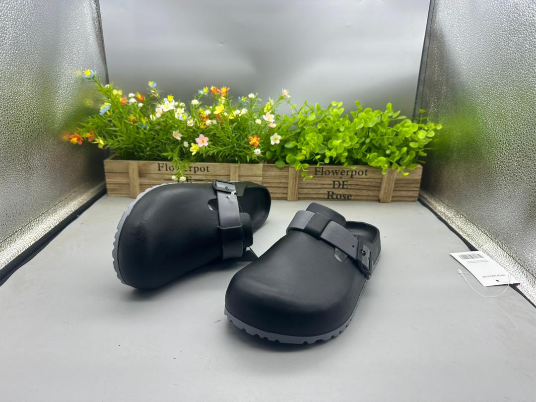 IMG-20260417-WA0010 OG- QUALITY CROCS - Image 1