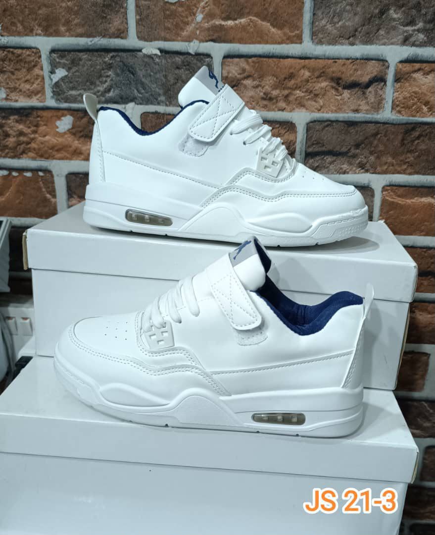 IMG-20260729-WA0002 OG-UNISEX FOREIGN WHITE SNEEKER - Image 1